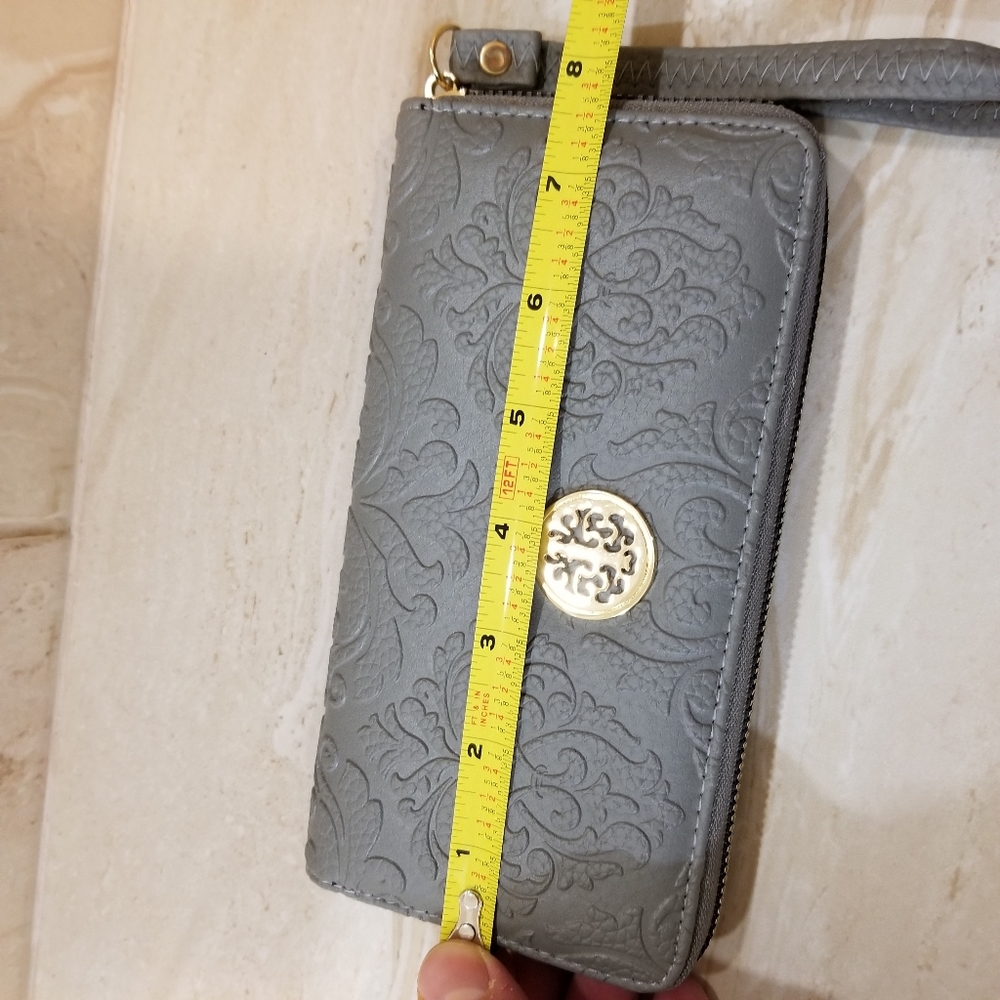 NWOT - Gray Textured Wristlet - Picture 10 of 11